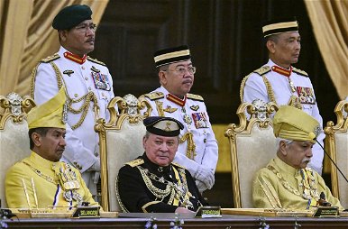 Az új maláj király még a brit királyi családon is túltesz furcsaságban, Európában elfogadhatatlan lenne hobbija
