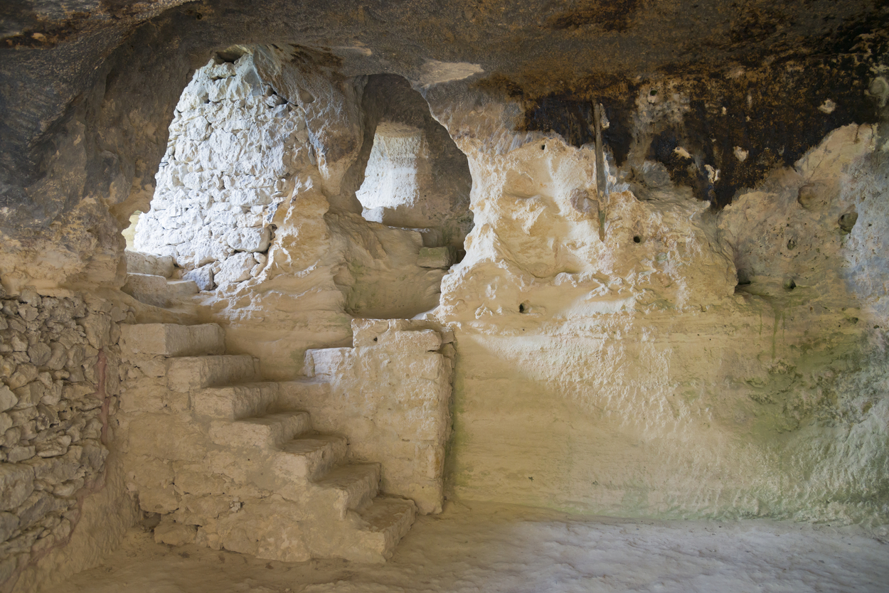Titokzatos, 2300 éves óriás fakoporsókat találtak egy barlangban, a kutatók lába földbe gyökerezett a látványtól