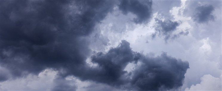 Rohamtempóban közelít felénk, 4 vármegyére is kiadták a figyelmeztetést a meteorológusok - részletes időjárás-előrejelzés