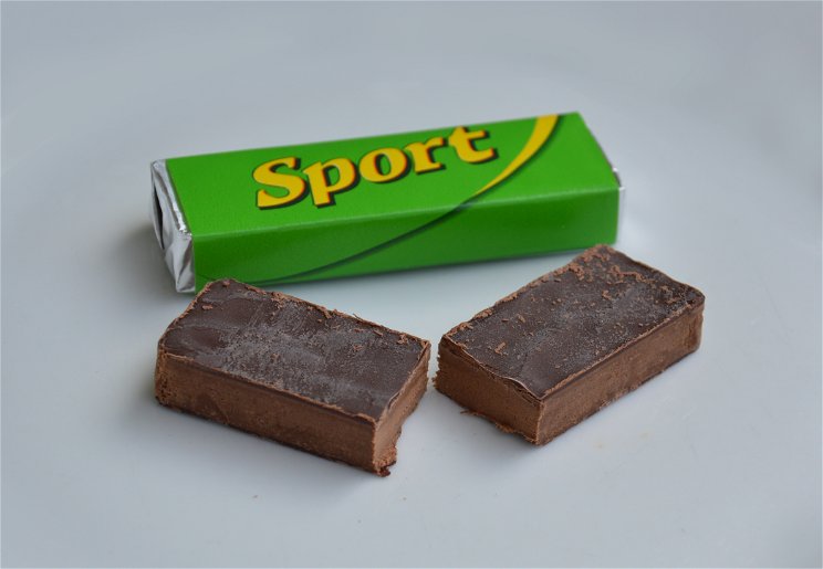 Így vernek át a Sport szelettel - vérlázító sunyiság lapul kedvenc csokink csomagolásában
