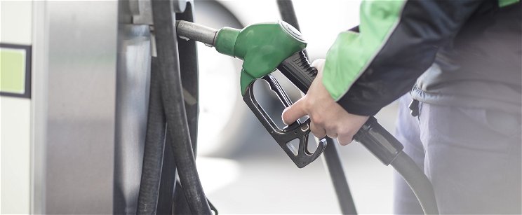 800 forintnál is drágább lehet egy liter benzin? Aggasztó hírek érkeztek az üzemanyagárakról