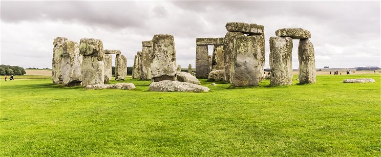 Vérlázító dolog történt a Stonehenge-nél, futótűzként terjed a felelőtlen turistáról készült felvétel