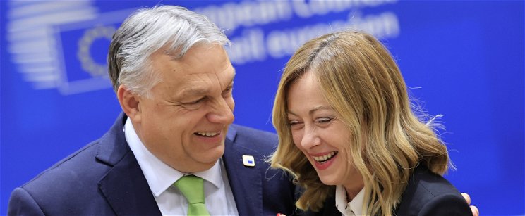 Orbán Viktor megbocsátott Azahriahnak, úgy tűnik ismét szent a béke az arénatriplázó sztárénekes és a miniszterelnök között, alaptalannak tűnnek a korábbi híresztelések