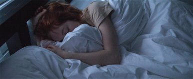 Megfejették az alváskutatók: ezért ébredünk fel olyan sokszor hajnali 2 és 3 óra között