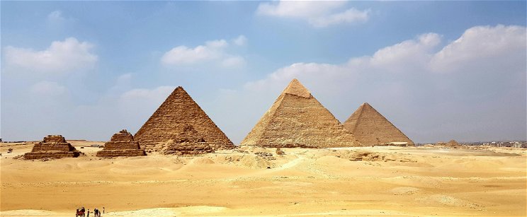 A gízai piramisok közelében készített felvételt egy turista, borzalmas a látvány, sokan felháborodtak rajta