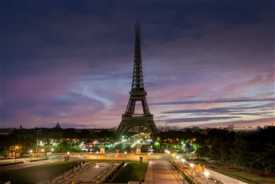Bődületes hazugság terjed az Eiffel-toronyról, rengetegen bedőltek neki, figyelmeztetik az embereket