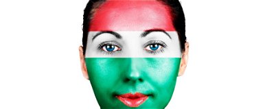 Élő műsorban szörnyű baki a magyar zászlóval, megzavarodott a műsorvezető teljesen