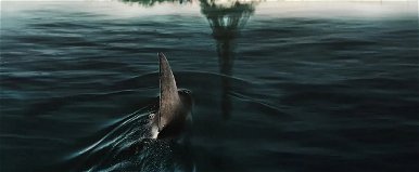 Cápák a Szajnában: vérszomjas cápahorda miatt kerül veszélybe a párizsi olimpia a Netflix új filmjében