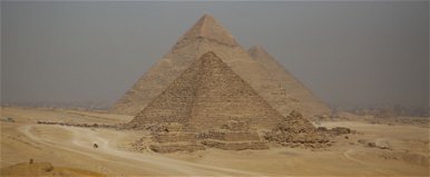 Gyönyörűen beszél magyarul a piramisok mellett egy egyiptomi nő, aki tanítja is a nyelvünket Kairóban