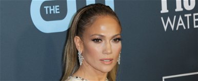 Jennifer Lopez vadul átlátszó bugyiban mutatta meg magát