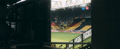 Fura dolgot szúrt ki a kamera a lelátón az Európa-bajnokság egyik meccsén, nem volt túl odaillő
