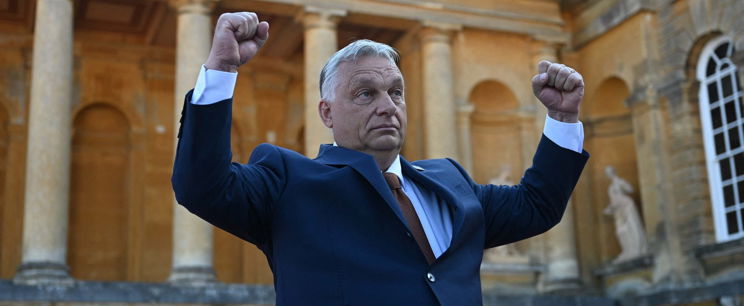 Ez a nagy titka Orbán Viktor díszes fejfedőjének, rendkívüli védelmet nyújt viselője számára