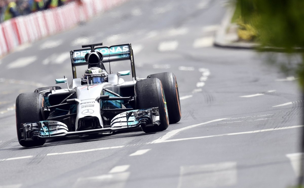 Budapesten autózott Valtteri Bottas és Daniel Ricciardo