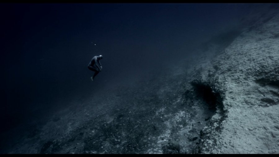 Elképesztő és egyben félelmetes víz alatti videó