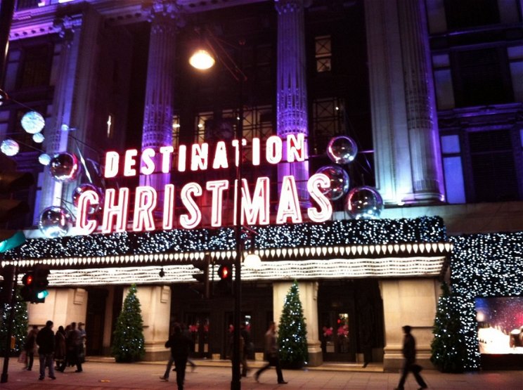 Megnyílt a karácsonyi vásár a londoni Selfridges áruházban