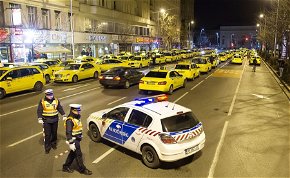 Megkezdődött a taxisok vs. Uber háború