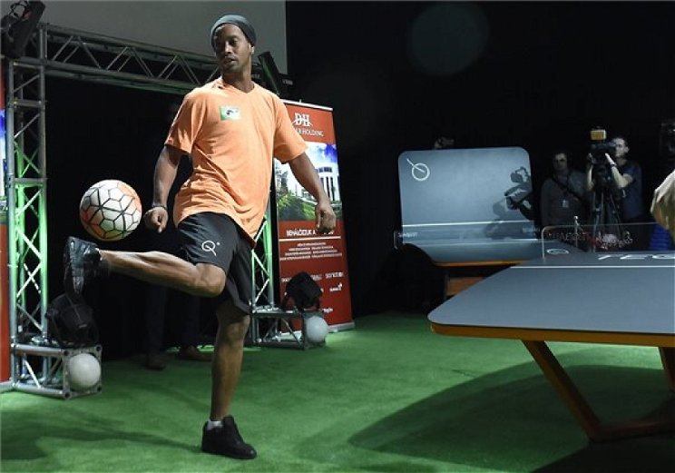 Ronaldinho népszerűsíti a magyar Teqballt