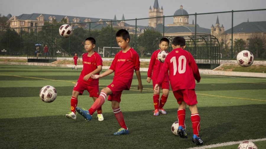 Mit akar a kínai futball?