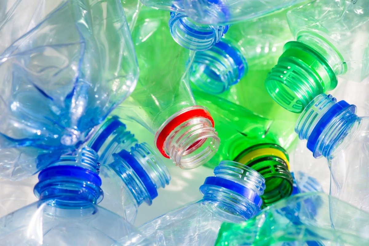 Percenként egymillió műanyagpalackot vásárolunk a világon