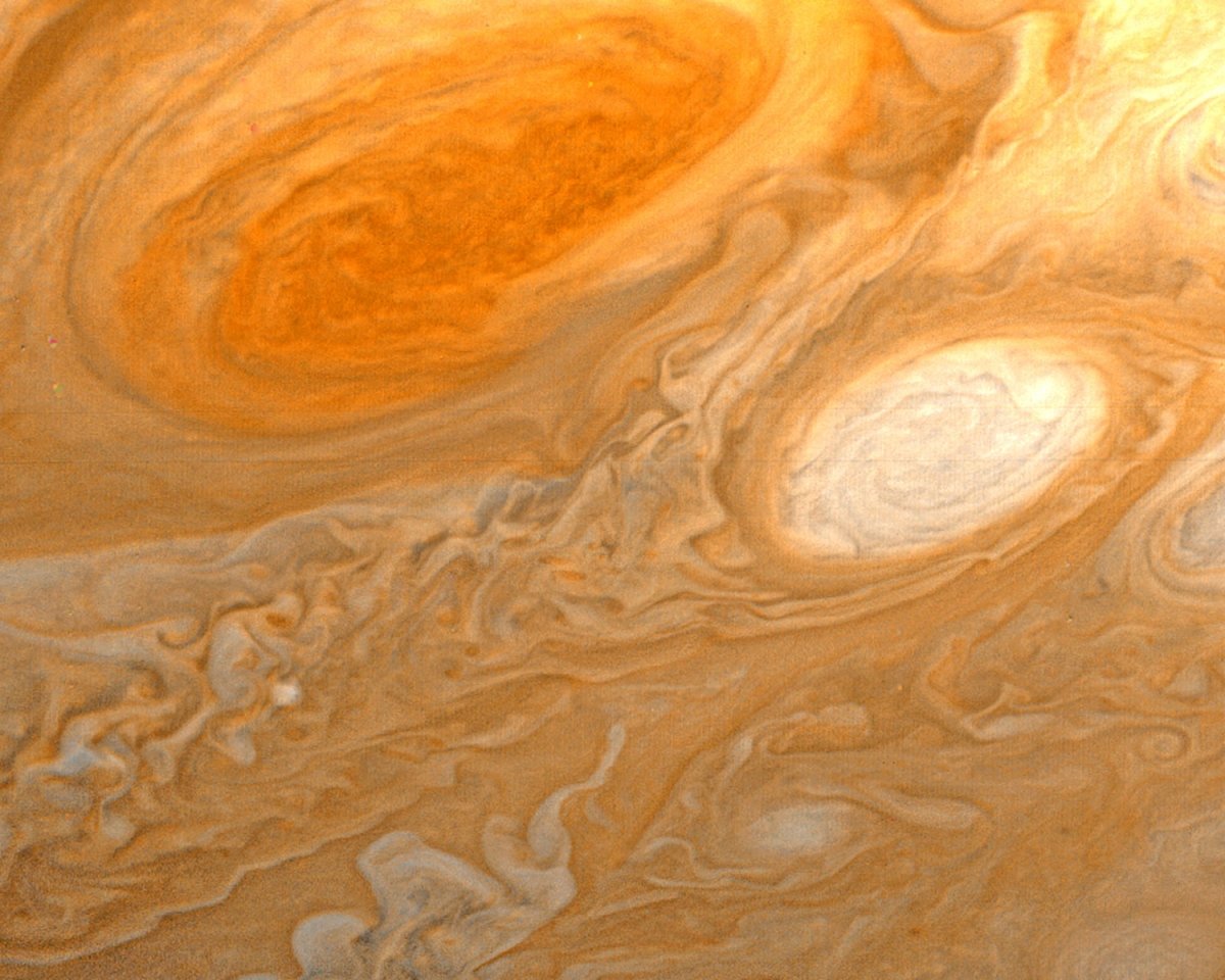 Megérkeztek az első képek a Jupiter vörös foltjáról