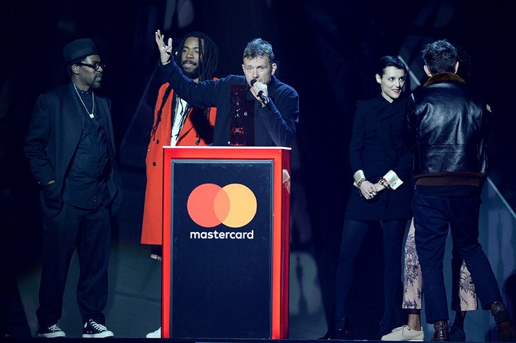 Négy Szigetes fellépő is díjat kapott a Brit Awards-on