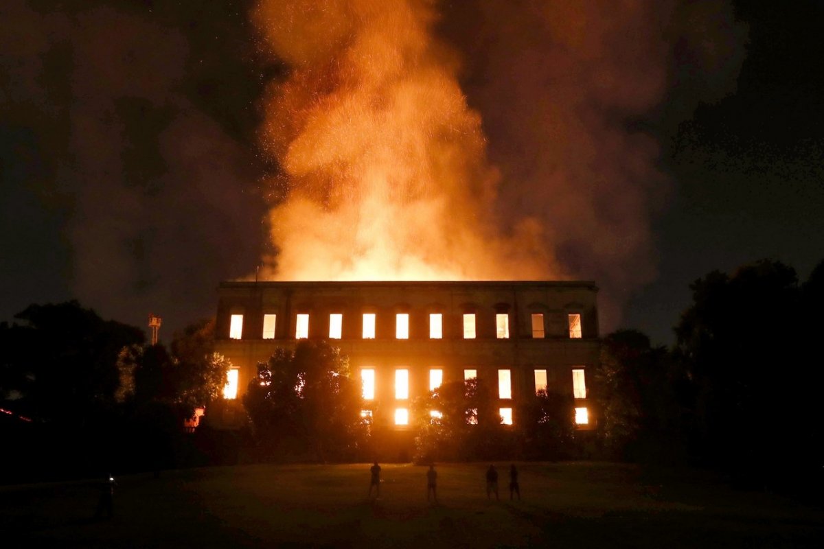 Lángokban áll Brazília legrégebbi múzeuma
