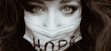 A rákkal harcoló magyar lány lett Európa legjobb fotósa