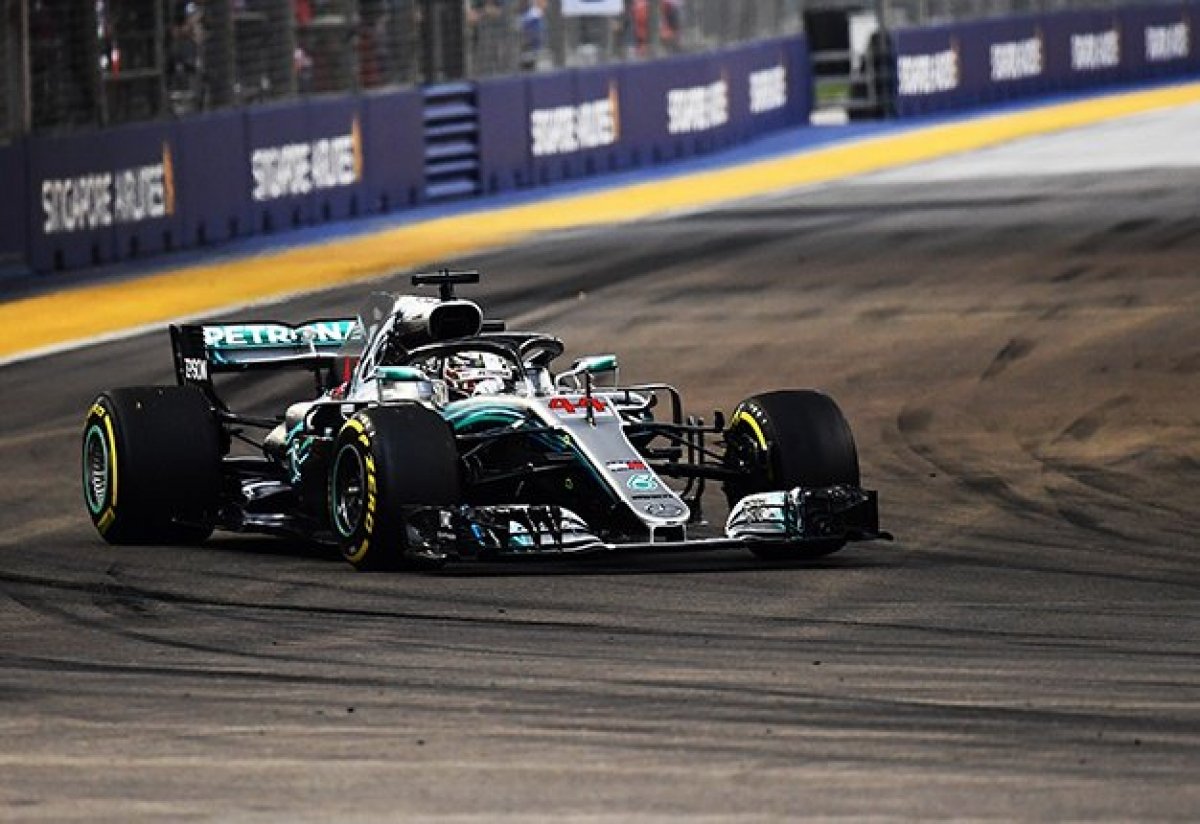 Nem volt esélye a Ferrarinak, Hamilton közel került az ötödik vb-címéhez