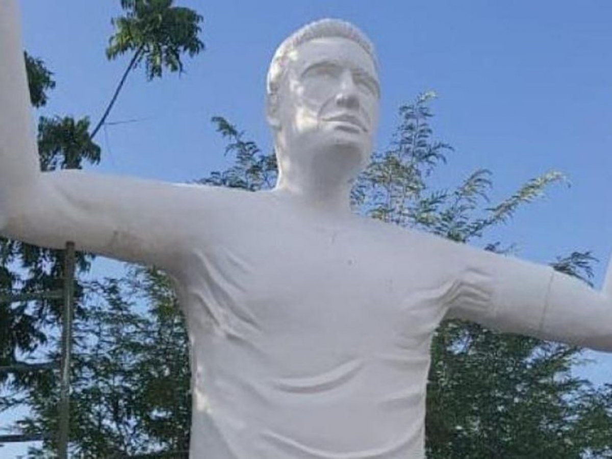 Falcao legalább olyan gusztustalan szobrot kapott, mint Ronaldo vagy Maradona