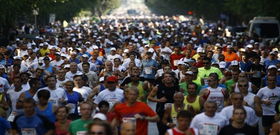 A hős orvos, aki előbb újraélesztett egy férfit, majd befejezte a budapesti maratont