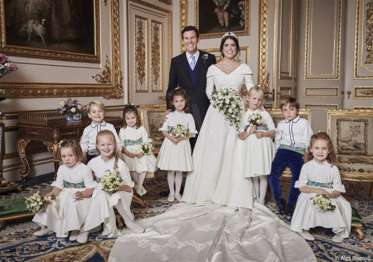 Merész ruhakollekciók a királyi esküvőn, férjhez ment II. Erzsébet unokája