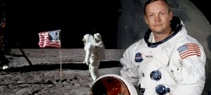 Dőlt a pénz Neil Armstrong személyes tárgyainak árverésén