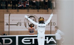 Hamilton és Bottas révén ért el történelmi sikert a Mercedes
