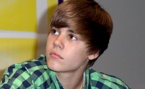 Letaszították Justin Biebert a dislike trónról