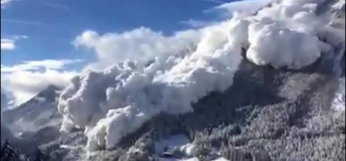 Brutális lavinát vettek videóra a svájci Alpokban