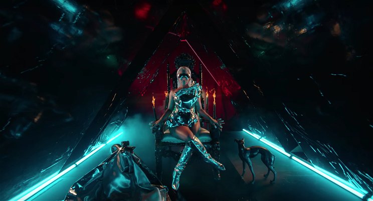 Nicki Minaj új klipjében helyre tesz mindenkit, ő a királynő 