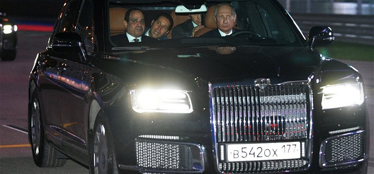„Orosz arany”: Európában is bemutatták Vlagyimir Putyin kedvenc autóját