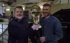 Beckham arcát sosem feledjük, amikor meglátja saját szobrát
