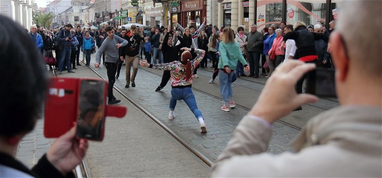 A Miskolci Balett flashmob akcióval harangozta be a Horizont fesztivált