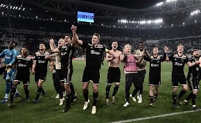 Teljes bajnoki fordulót halasztanak el az Ajax miatt