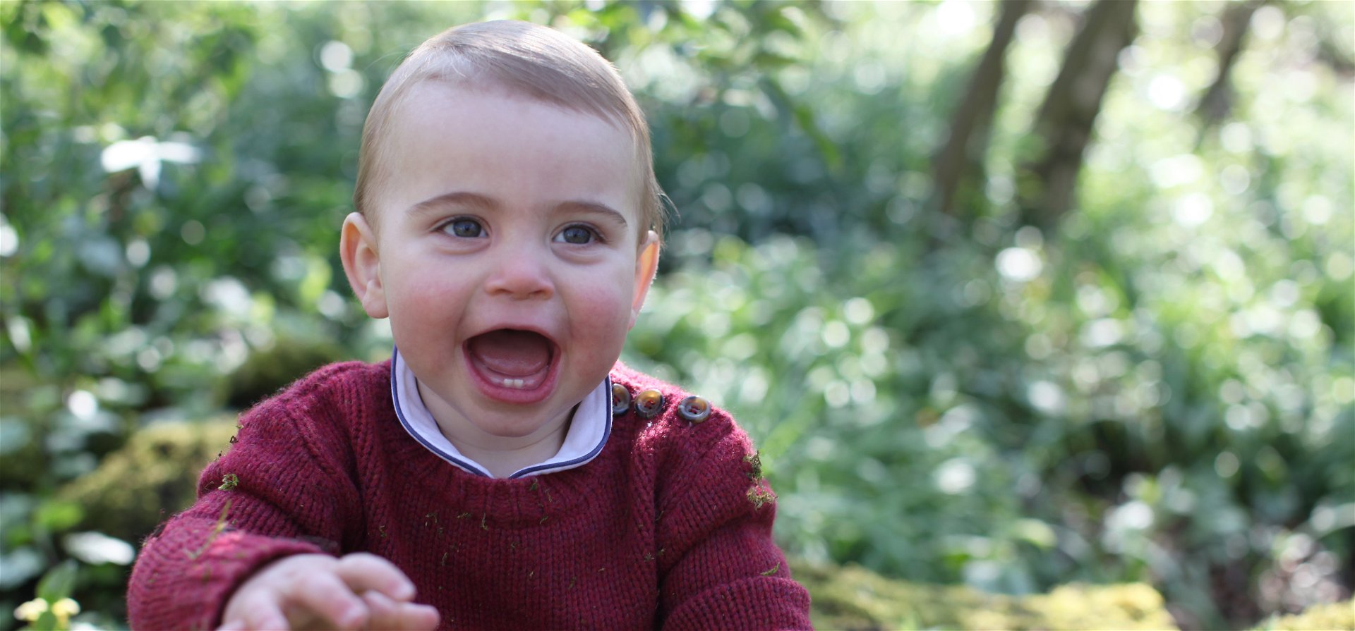 Aranyos születésnapi fotók készültek az egyéves Lajos hercegről