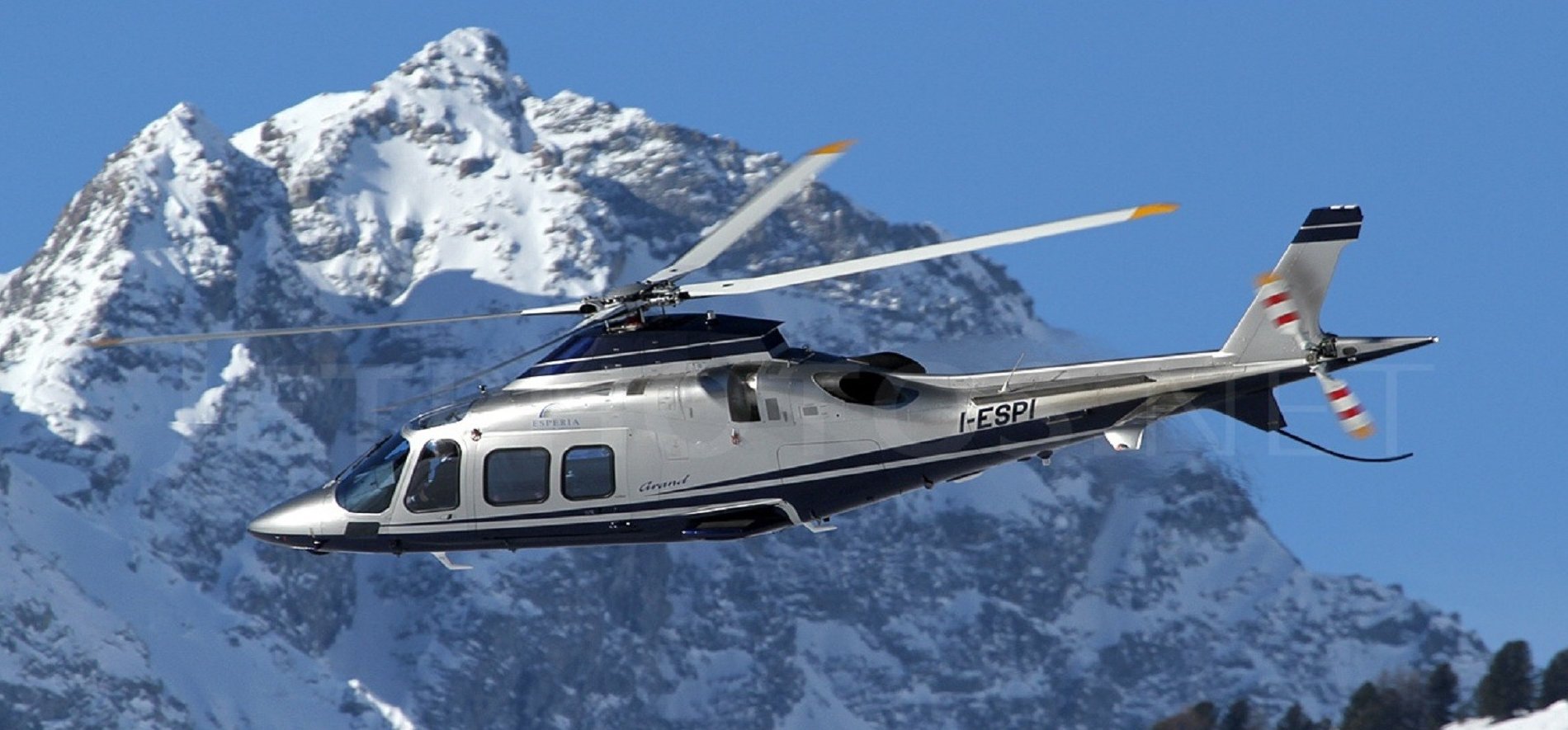 Videón az eddigieknél is kockázatosabb helikopteres alpesi mentés