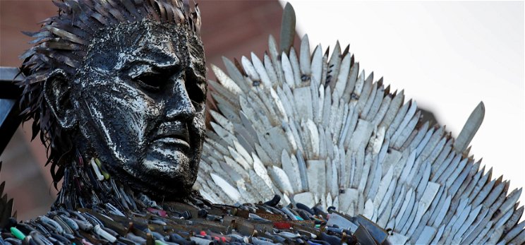 Százezer elkobzott késből készült emlékmű Angliában
