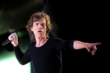 Így táncol a szívműtéten átesett Mick Jagger