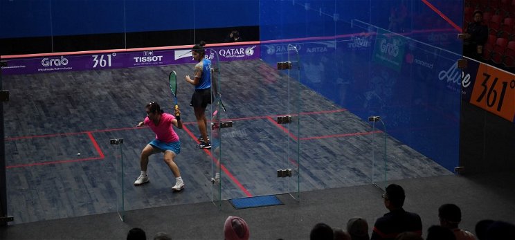 Vibrátort kapott a győztes egy női squash-bajnokságon