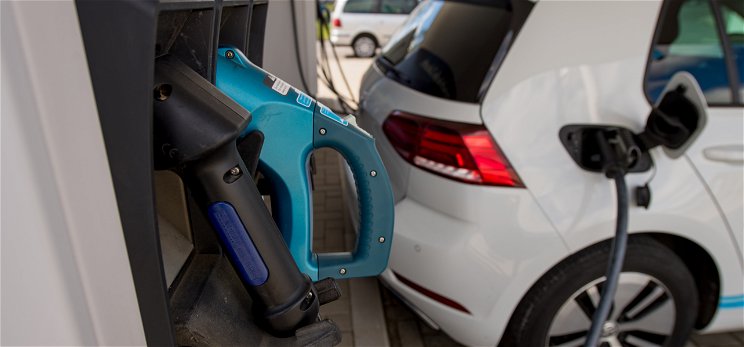 Az e-autók húsz éven belül lehagyják a benzineseket