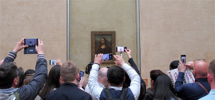 A Louvre alkalmazottai se szó, se beszéd, kisétáltak a munkahelyükről