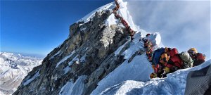 „90 percen át irányítottuk a forgalmat az Everest tetején”