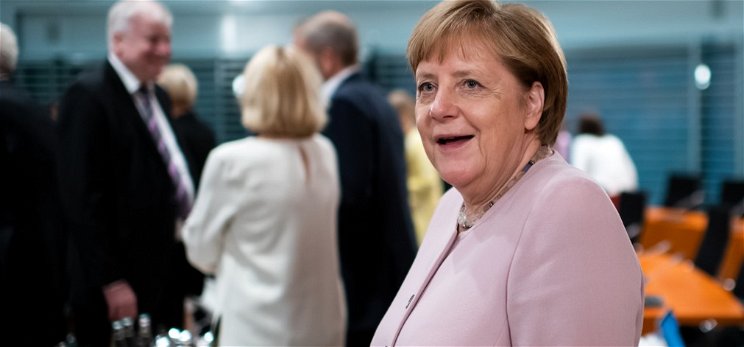 Mit látott Merkel az intelligens magyar kamerákon?