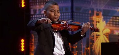 Könnyfacsaró produkció: egy 11 éves hegedűművészen ámuldoznak Simon Cowellék